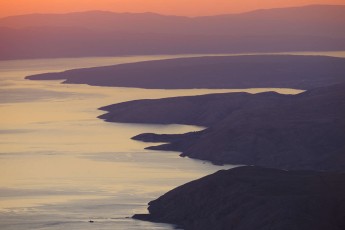Pogled s Nacionalnog parka Sjeverni Velebit prema otoku Krku i Istri
